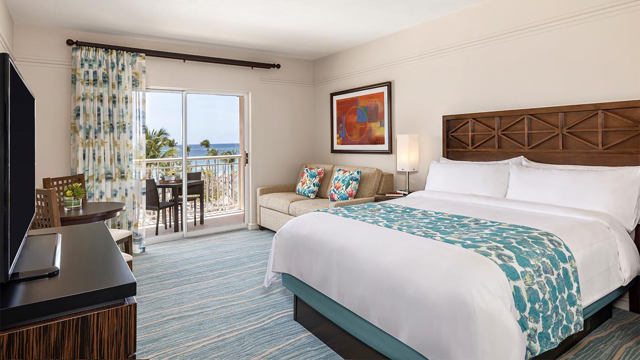 Master Bedroom (1- or 2-Bedroom Villa)